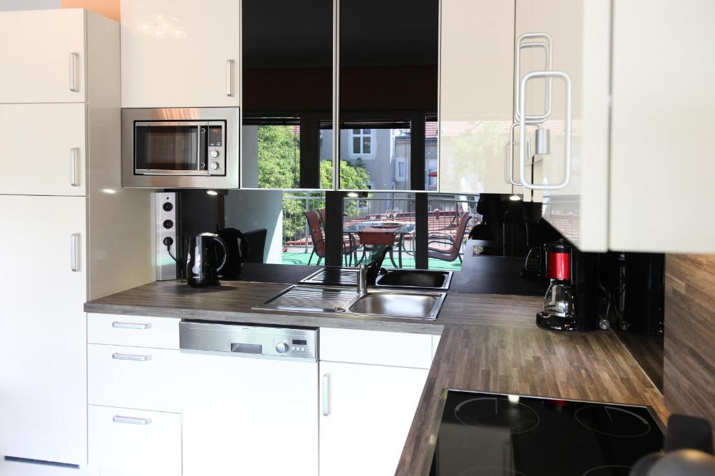 3 Sunny Apartments-schoenbrunn, 100m2 With Balcony Wien